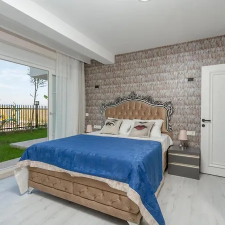 Villa Elegance